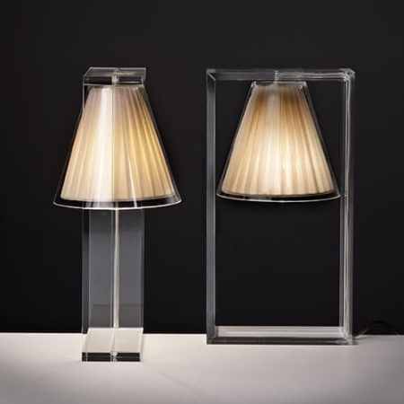 La lampe à poser Light Air by Eugeni Quitllet La lampe à poser Light Air by Eugeni Quitllet